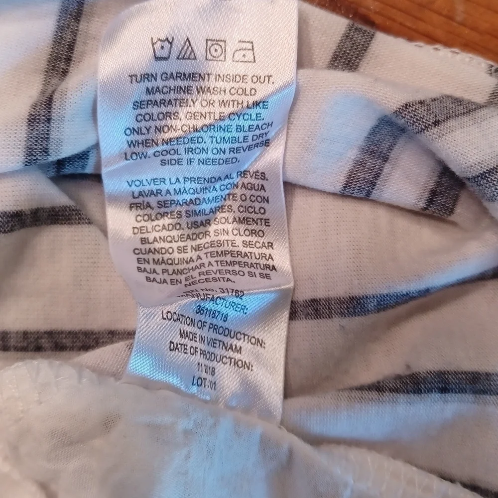 CONCEPTS Short Sleeve Pullover Top - Picture 8 of 8